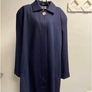 Price reduction Vintage Anne Klein II coat in Navy size M 100% wool